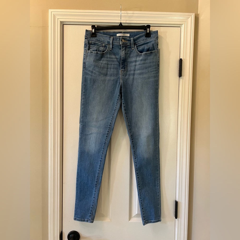 Levi's Women's Light Blue High Rise Super Skinny Jeans Size 30